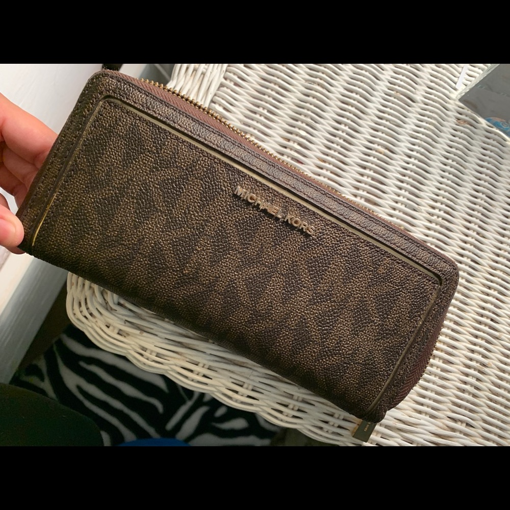 Michael Kohrs Classic Brown Wallet